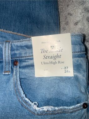 Abercrombie & Fitch The Ankle Straight Ultra High Rise Jeans - Light Blue